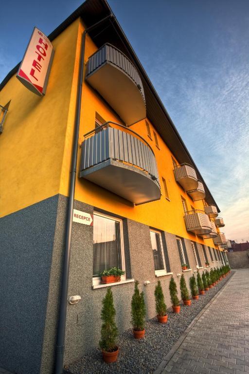Hotel Albellus برنو المظهر الخارجي الصورة