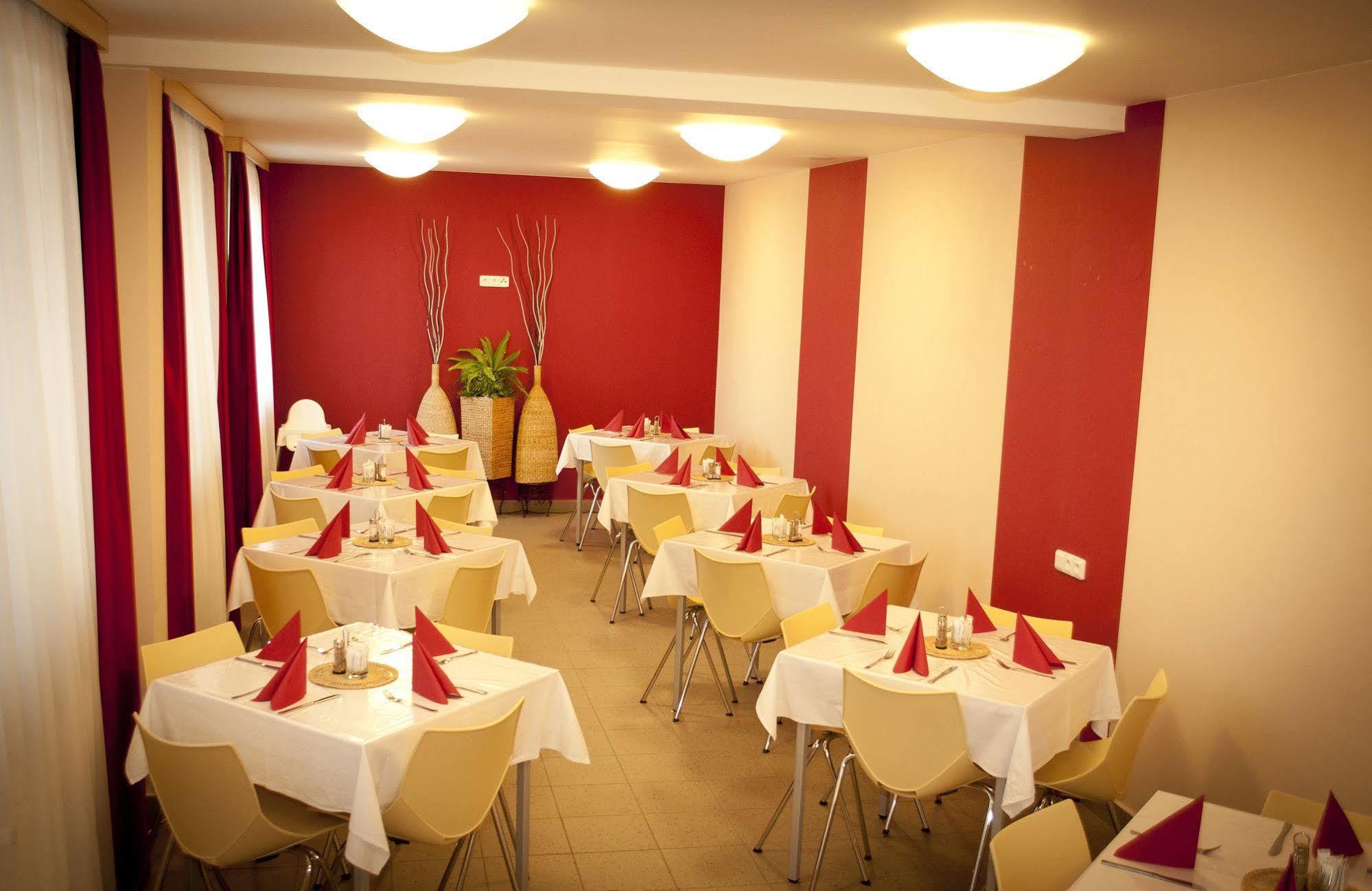 Hotel Albellus برنو المظهر الخارجي الصورة